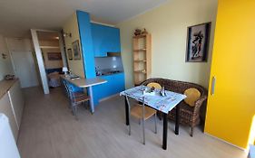 Cam 2 Sea View Apartment